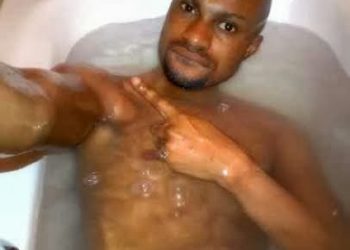 BATHROOM POSE GONE WRONG – What Do You See In These Photos ?