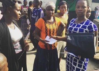 See How Much Olajumoke Gave To Her Former Bread Seller Colleagues (Photo)