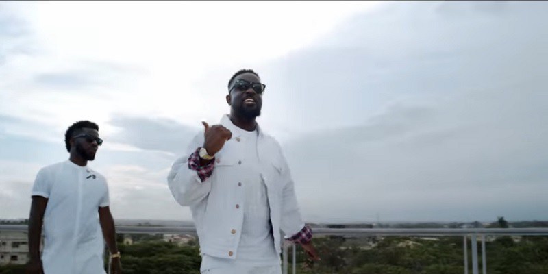 VIDEO: Bisa Kdei – Pocket ft. Sarkodie