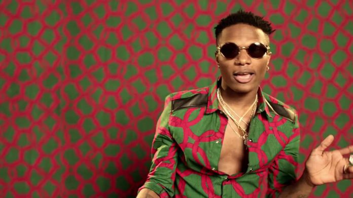 Between Wizkid And A Fan Who Called Him A Short Man