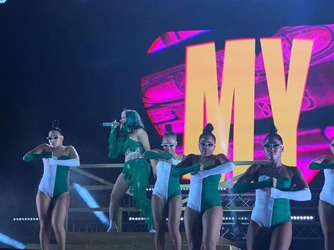 Cardi B Delivers Electrifying Performance Wearing Green And White Outfit