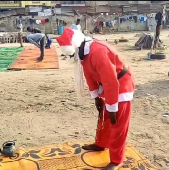Father Christmas Spotted Praying At A Mosque (Photo)