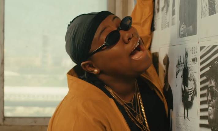 Moment Teni Kissed Male Fan On Stage (Video)