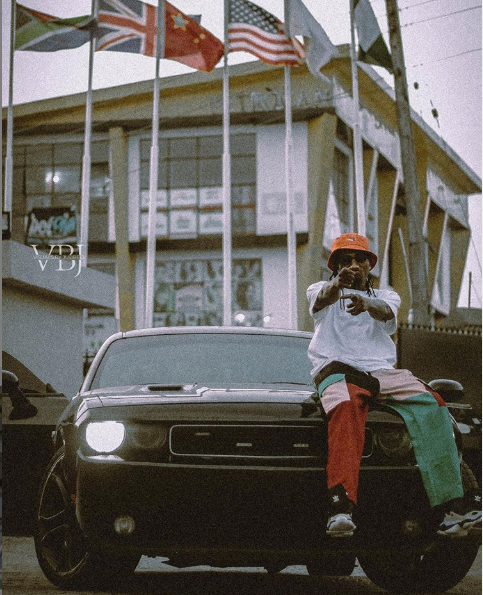 Drama As DMW Signee Idowest Unable To Pay Taxi Fare (Video)