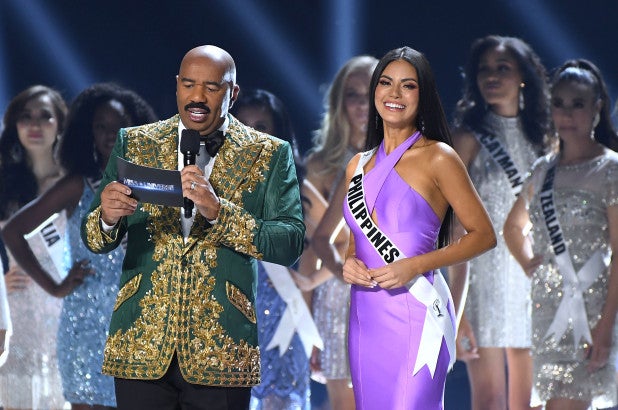 Steve Harvey Announces Wrong Miss Universe Costume Winner