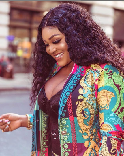 How Actress Mercy Aigbe Slayed To Davido’s Concert (Video)