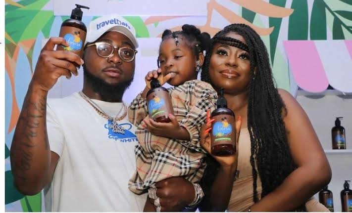 Davido Spotted Gisting Wiith His Babymama, Sophia Momodu In Ghana