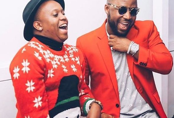 Watch: Cassper Nyovest gifts bestie, Carpomore a new Samsung phone