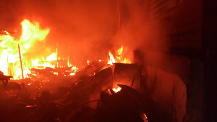 Mob Sets Fire Station Ablaze After Fire Guts Akesan Market In Oyo