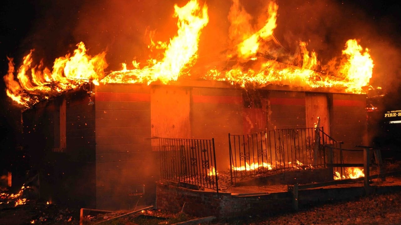 Akesan Market In Oyo Town Razed By Fire (Video)