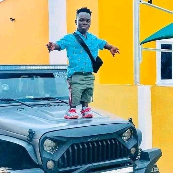 Shatta Bandle Shows Off His $65,000 Bitcoin Wallet (Video)