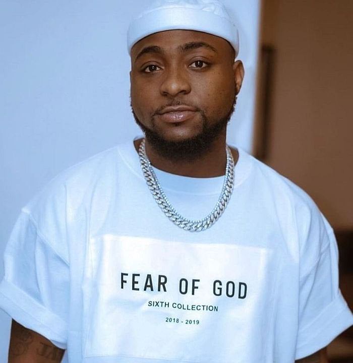 Davido Dodges Fan Who Tried To Hug Him On Stage (Video)