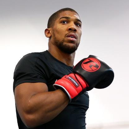 Anthony Joshua Prostrates Before Femi Kuti At Afrika Shrine (Video)