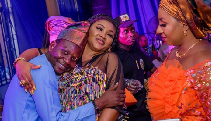 Mide Martins Reacts As Hubby, Afeez Owo Places His Head On Mercy Aigbe’s Chest