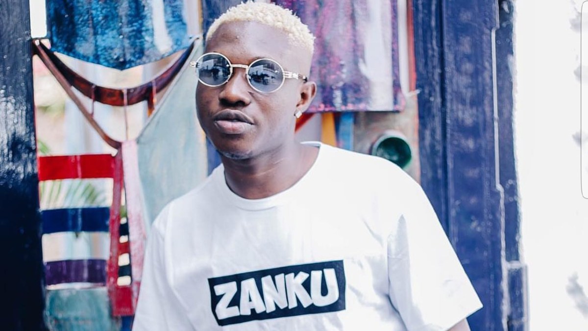 Zlatan Ibile Sparys Money After Video Shoot In Ikeja Lagos (Video)