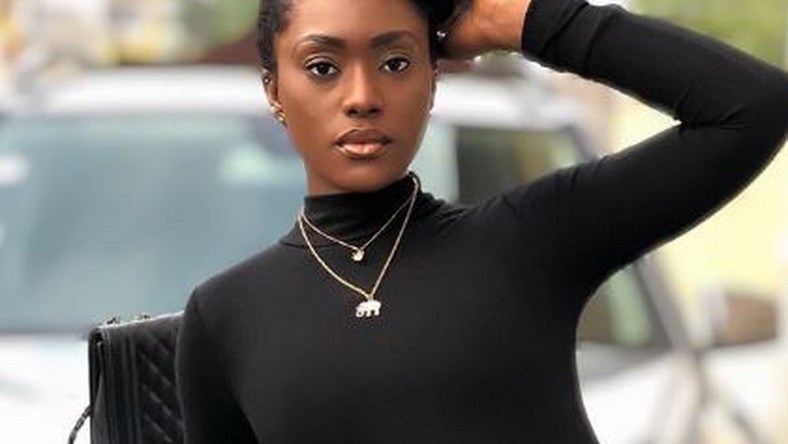 Nollywood Actress Linda Osifo Buys New Benz (Video)