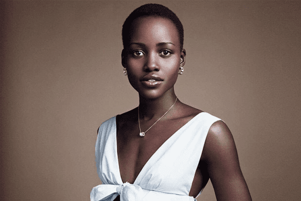Hollywood Actress, Lupita Nyong’o Rocks Nigerian Asoebi To Lagos Party