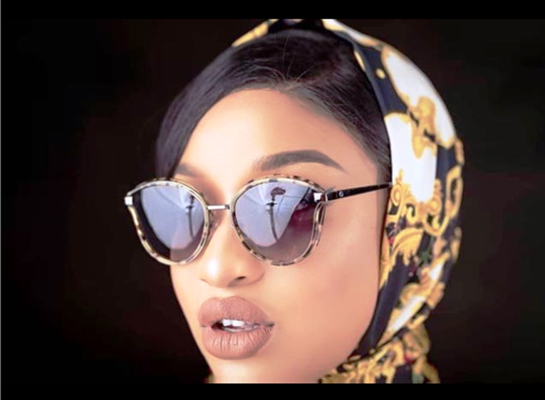 Tonto Dikeh narrates how she was stabbed by a hungry man during her giveaway on the streets