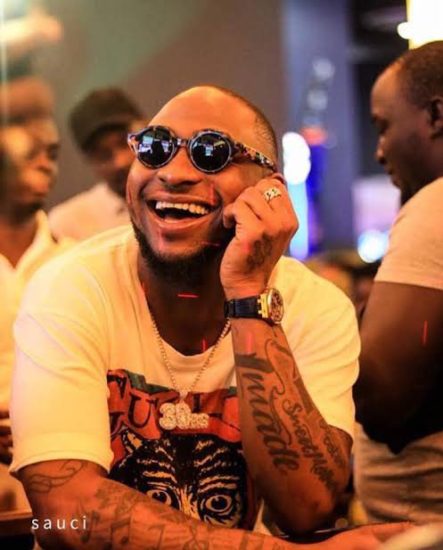 “I no dey help before una say na clout” – Davido refuses to help airport official who lost his job after collecting $100 from him (Video)