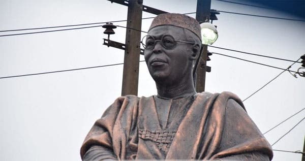 Hoodlums Steal Obafemi Awolowo’s Glasses From His Statue
