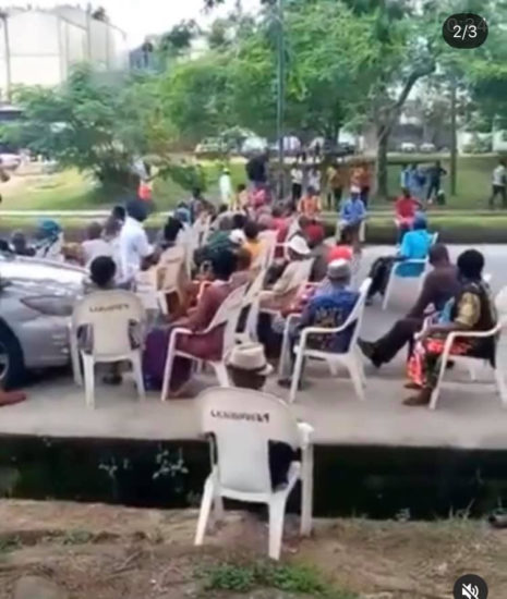 Elderly pensioners block major road in Calabar as they demand payment of their pension