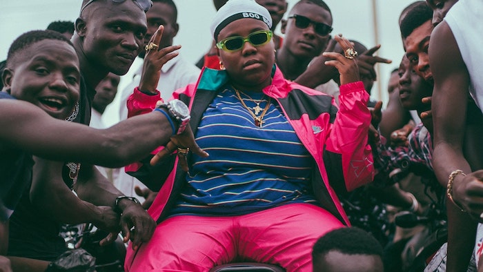 Teni Blessed Fan With 500K At Lagos Event