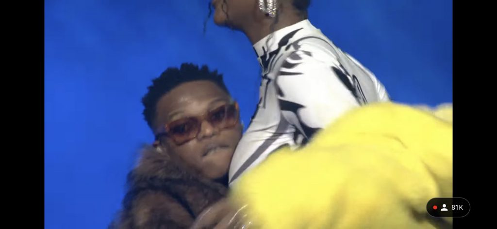Tems Rejects Wizkid’s Move To Grope Her While Performing On Stage (Video)