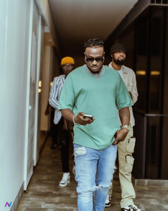 Peruzzi Buys Mercedes Benz GLE As Birthday Gift (Video)