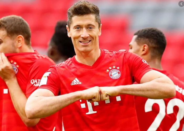 Robert Lewandowski Gives Bayern Ultimatum On Contract Deal