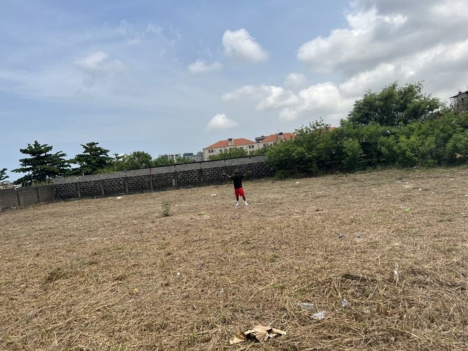 Davido buys N2.5 billion naira Land in Banana Island